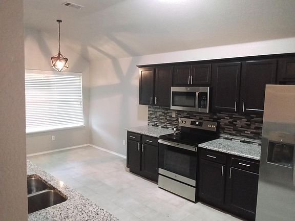 3rd image of 2039 Sunny Side Dr