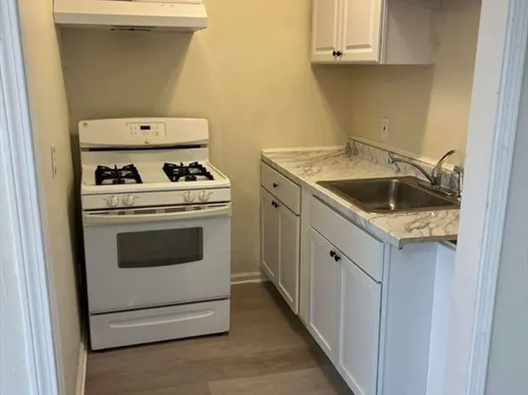 166 Hall St #2, Fall River, MA 02724