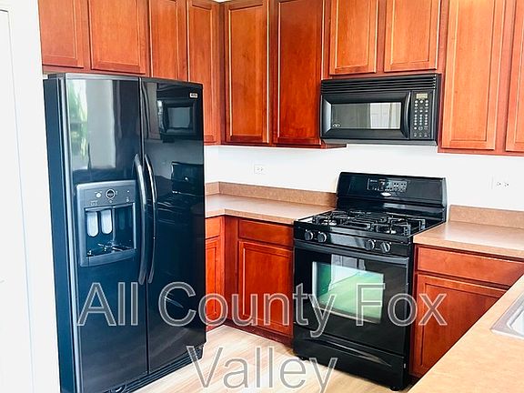 2nd image of 503 S Lakeside Ct