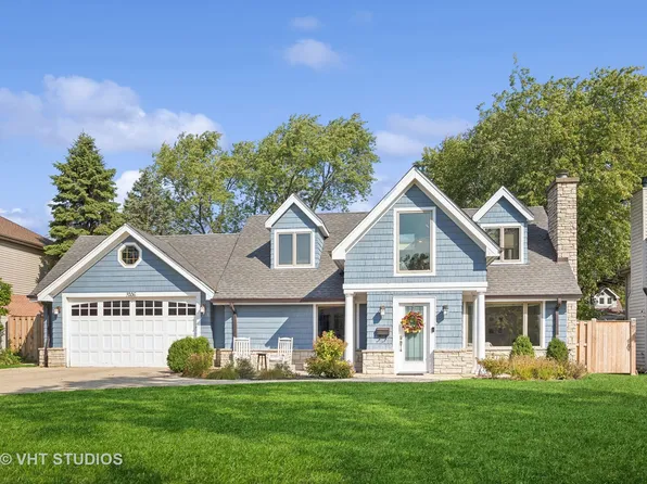 3206 Crestwood Ln, Glenview, IL 60025