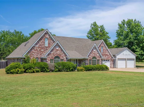 701 Ray Fine Dr, Gore, OK 74435