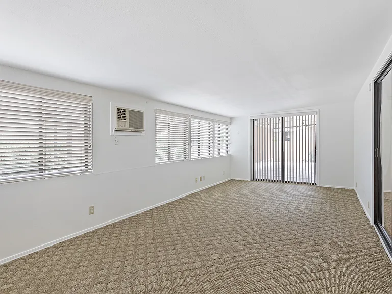 5223 E Lindstrom Ln — Photo 14