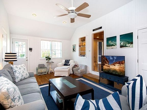 4th image of 61 Holly Hill Cir