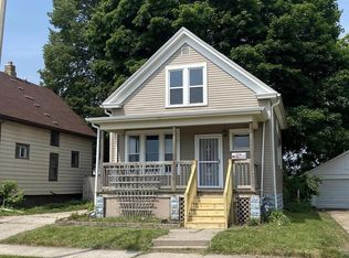 1716 Holmes Ave, Racine, WI 53405