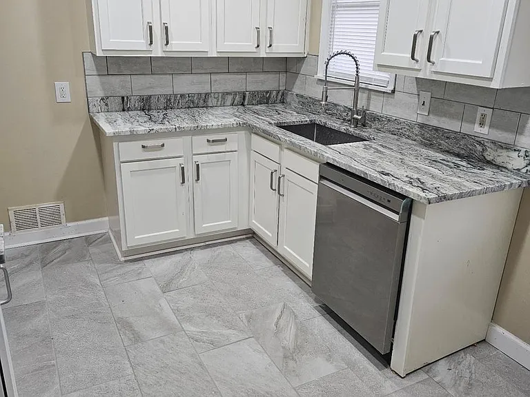34290 Richard St — Photo 3