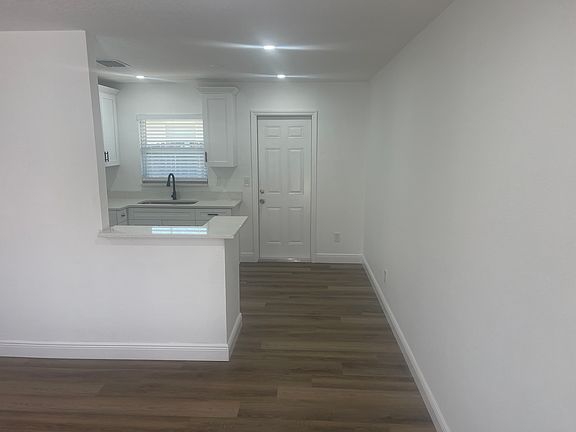 3rd image of 3465 Applewood Ter APT B