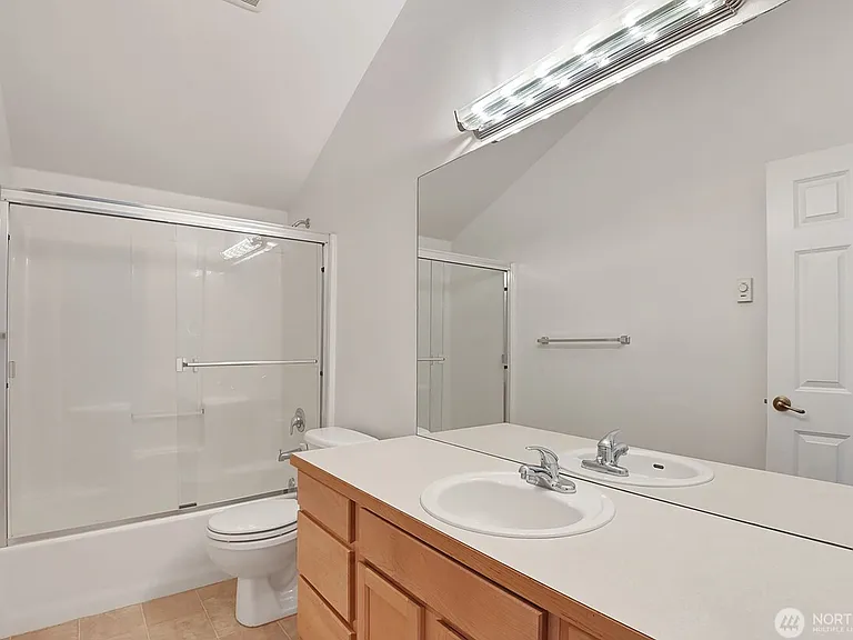 4321 9th Ave NE — Photo 13