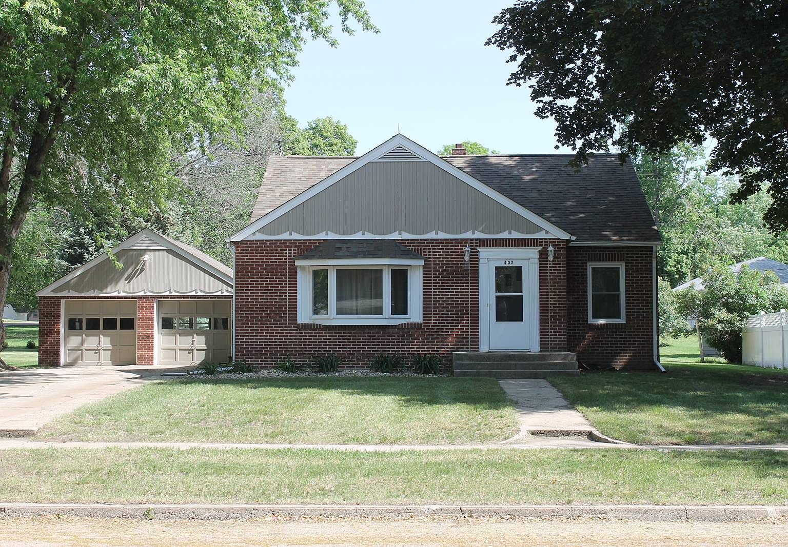 402 E Michigan Ave, George, IA 51237 | MLS #11258405 | Zillow