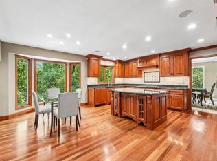 1206 102nd St W, Inver Grove Heights, MN 55077