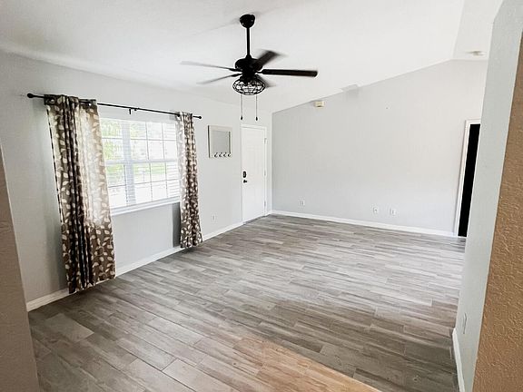 3rd image of 2265 SE Belvedere Street