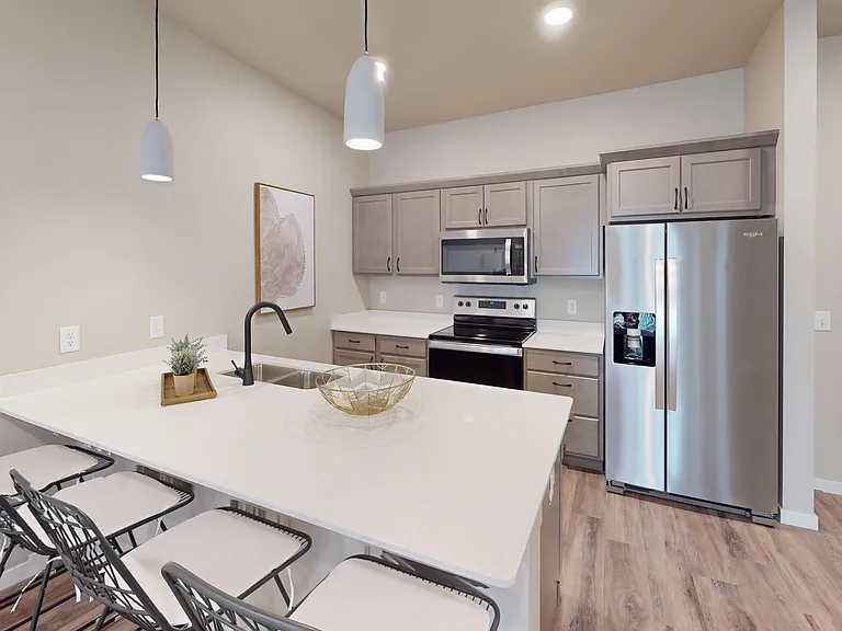 10Bedrock Apartments — Photo 31