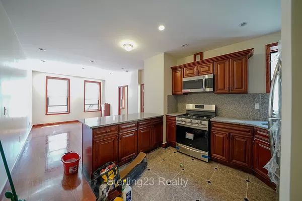 1st image of 3152 36th St APT 2F