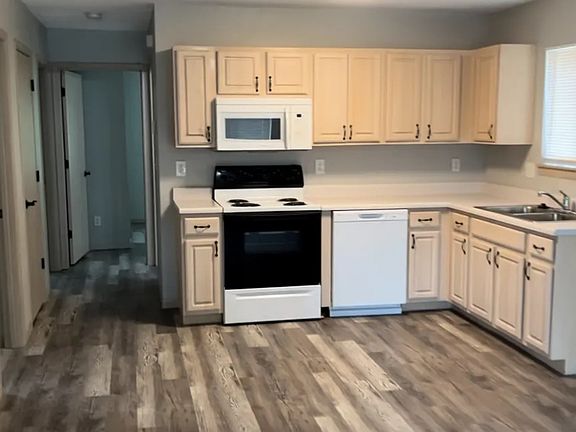 2nd image of 1503 Shagbark Ln #B