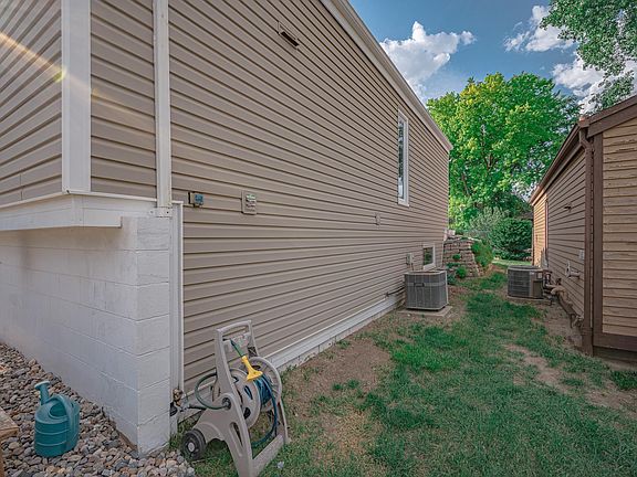 4th image of 2339 Indian Hills Dr