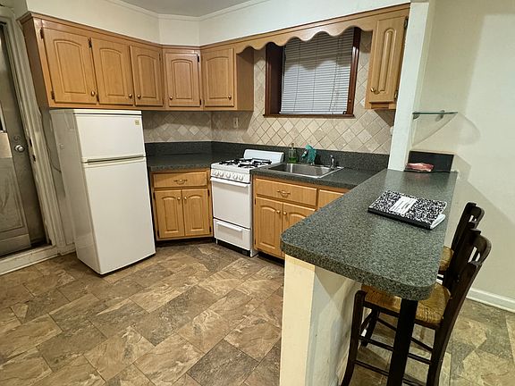 3rd image of 2541 Bath Ave #1