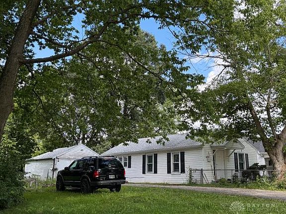 3rd image of 429 Rohrer Blvd
