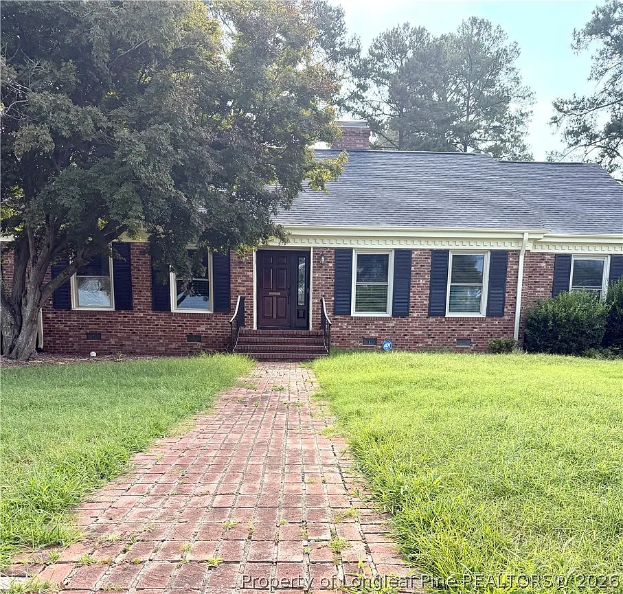 4 bed, 2.0 bath, 2376 sqft, $1,750 — Photo 1