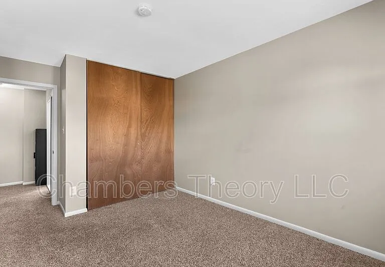 1043 Warwick Ct — Photo 16