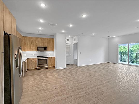 5th image of 4802 S Congress Ave #324