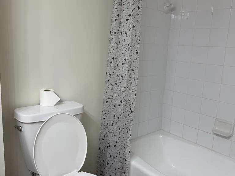 402 Skyline Dr — Photo 10