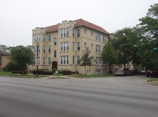831 Dobson St APT 2, Evanston, IL 60202