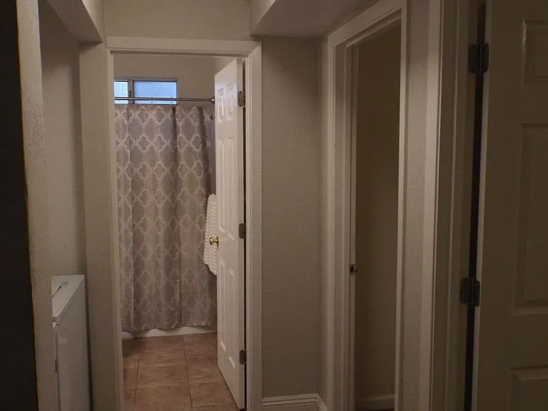 0605 - 303 Hickory St — Photo 18