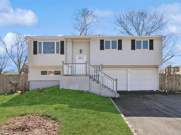 236 Vermont Avenue, Bay Shore, NY 11706