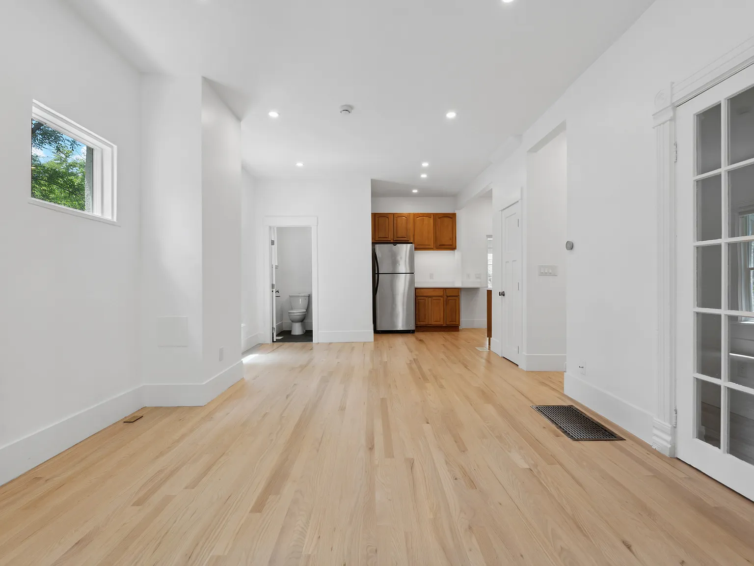 3 bed, 1500 sqft, $4,100 — Photo 4