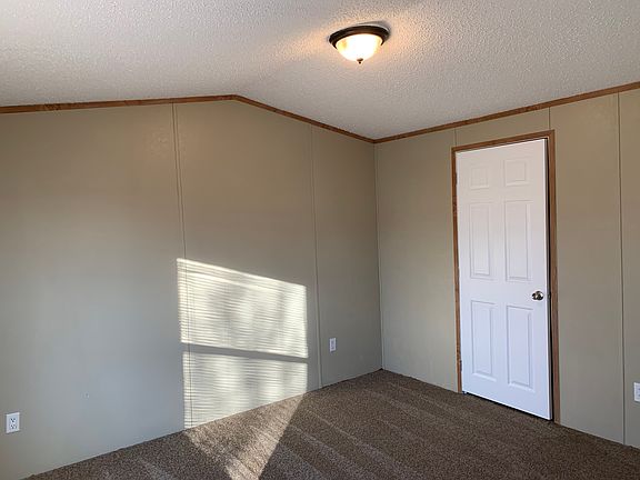 4th image of 700 E 6th St Lot 37