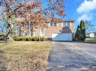 127 Cumberland Dr, Carlisle, PA 17013