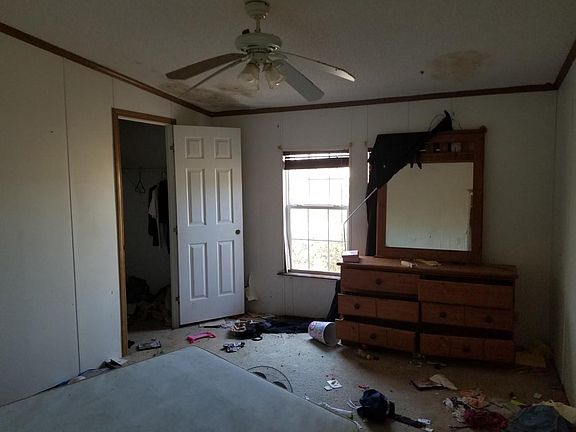 4th image of 1123 Dewey St