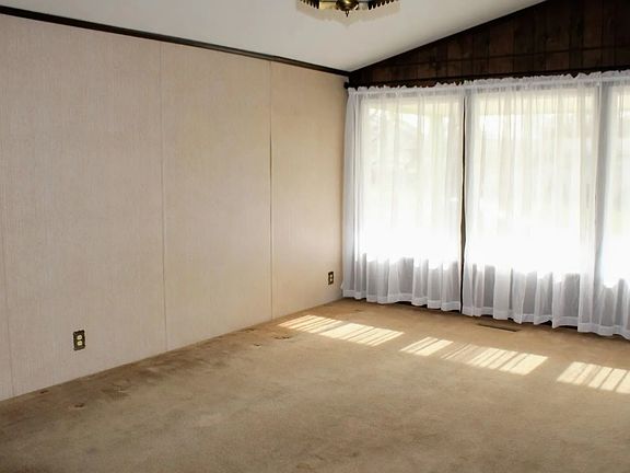 3rd image of 226 Riley Blvd