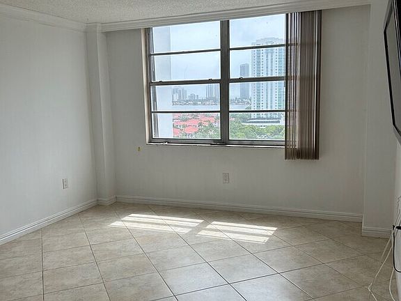 2nd image of 2851 NE 183rd St APT 1507