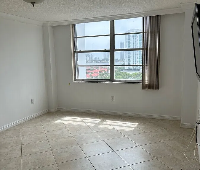 2851 NE 183rd St #1507 — Photo 2