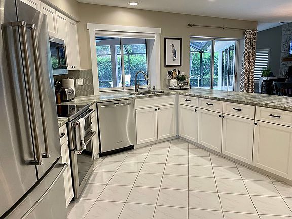 2nd image of 5644 Country Lakes Dr