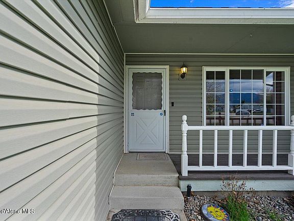 4th image of 1800 N Windrose Ct