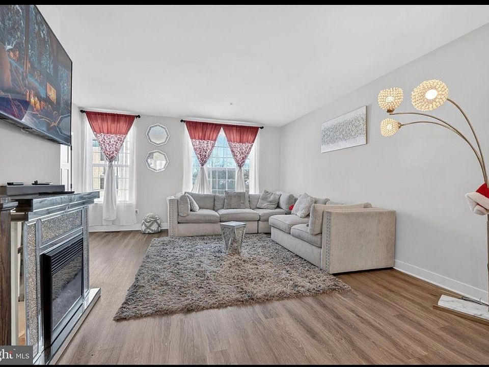 1st image of 9599 Tall Oaks Rd