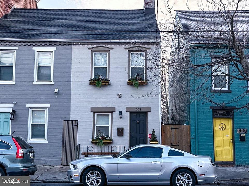 1st image of 608 Columbia Ave