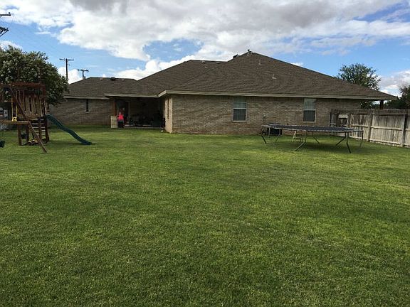 4th image of 805 N Circle Dr