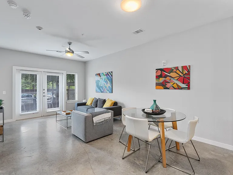 2501 Thornton Rd — Photo 10