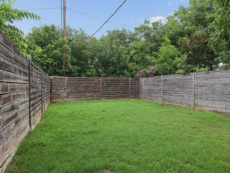 2308 Devonshire Dr #A — Photo 14