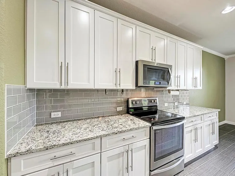 10617 Portico Ln — Photo 11