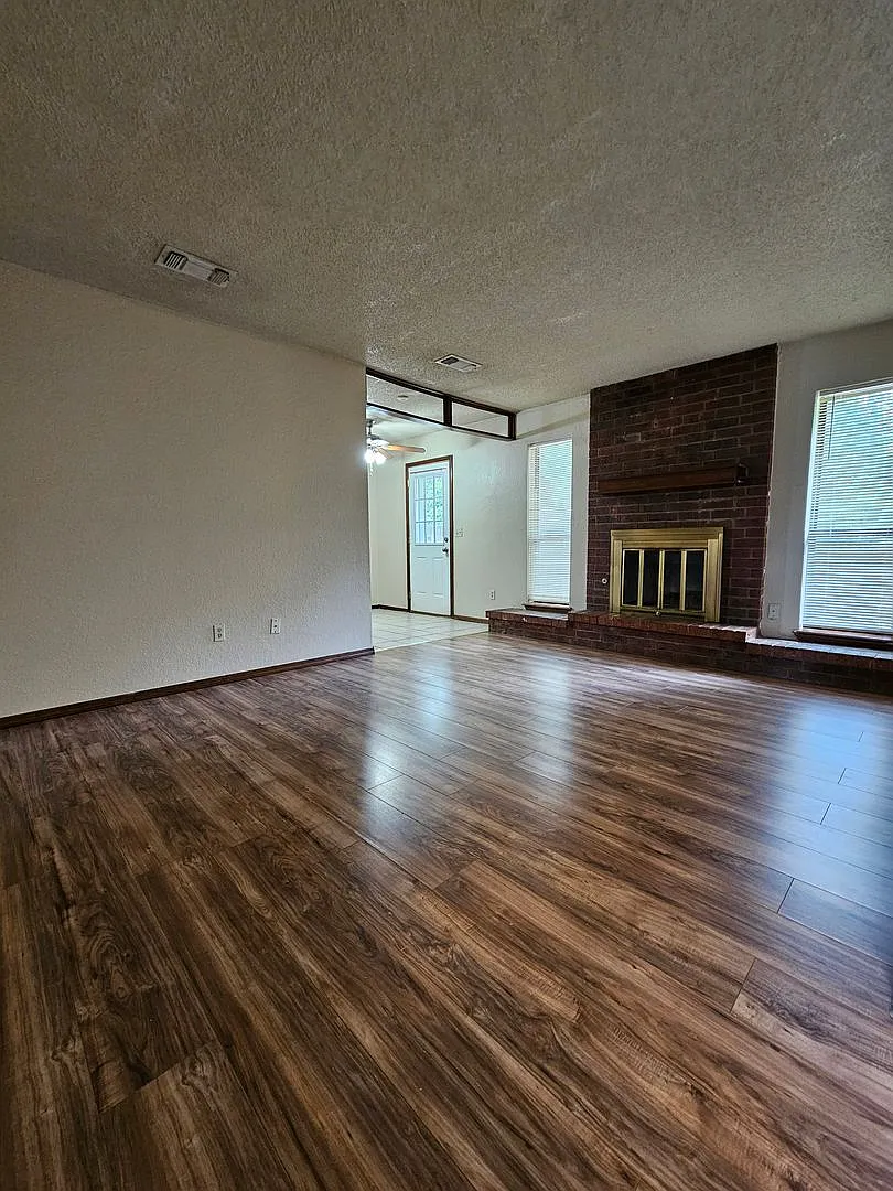 (3) Bed/(2) Bath in West Norman Avail NOW! — Photo 3