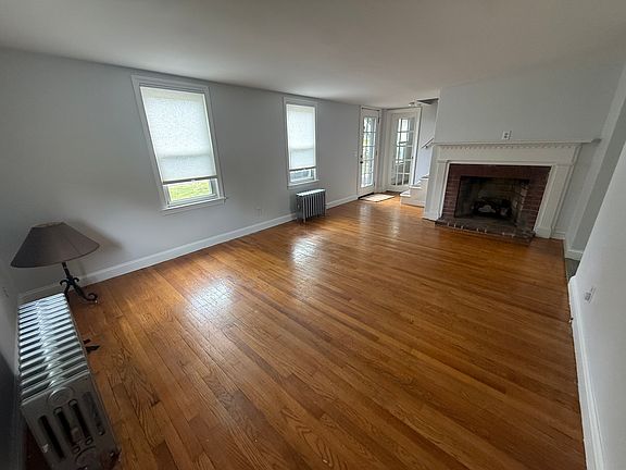 5th image of 425 Hope Rd