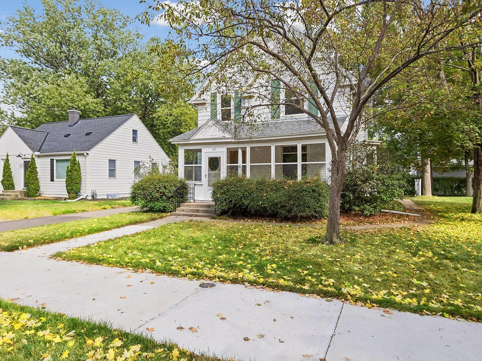 4 bed, 2.0 bath, 3252 sqft, $3,200 — Photo 3