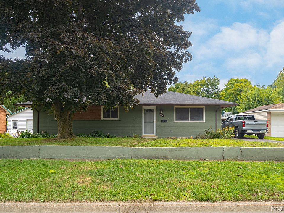 1st image of 104 N Corbin St