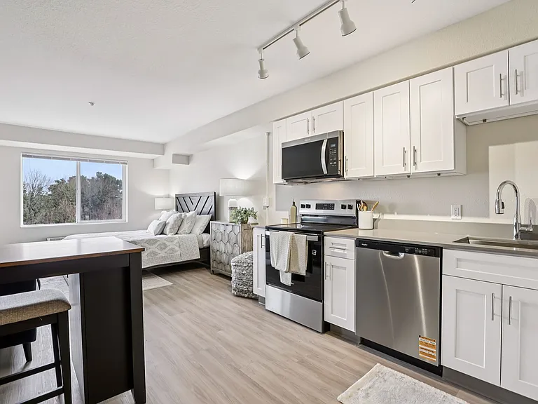 Woodland Flats Apartments — Photo 32