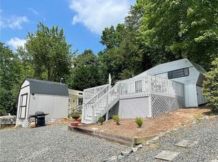 108 Sparrow Ln, New London, NC 28127