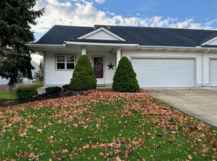 1384 E Pointe Rdg, Holland, MI 49423