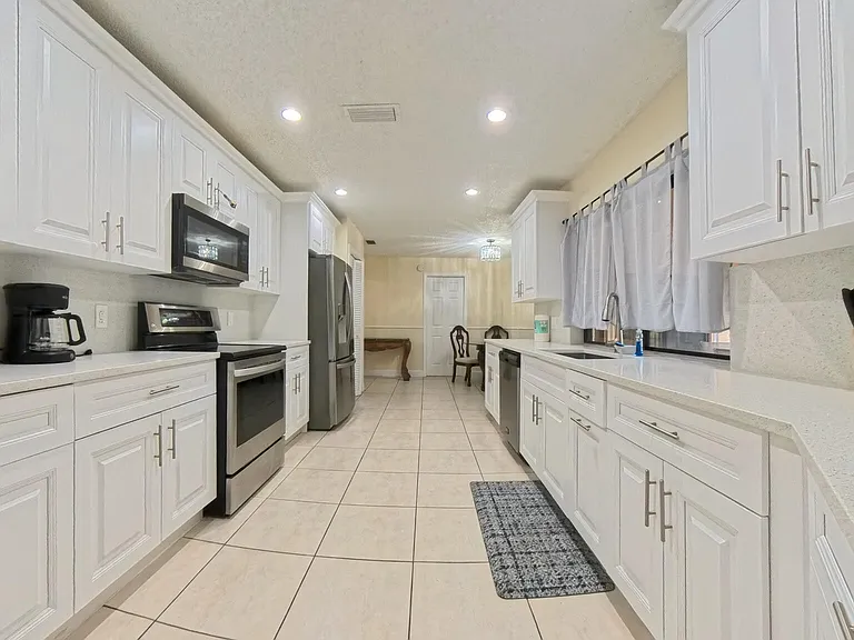 13484 Jonquil Ct — Photo 20